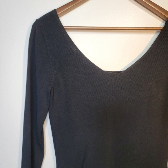 CYRUS Knits top. Black 3/4 length sleeve. Small - Picture 8 of 9